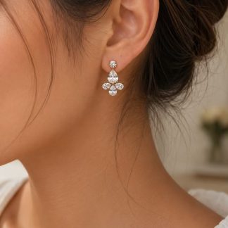 Teardrop crystal studs earrings