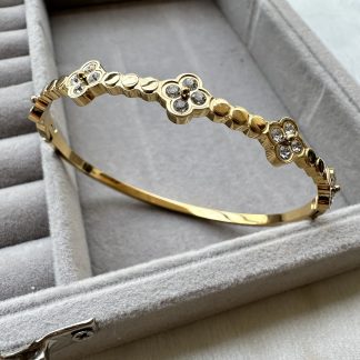 Flower Circles Stoned Bracelet