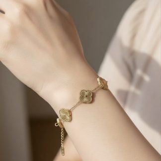 Golden Flower Chain Bracelet