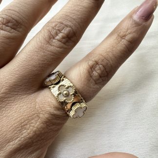 White & Golden Flower Ring