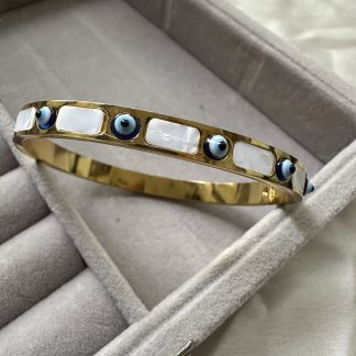 Evil eye pearl bracelet
